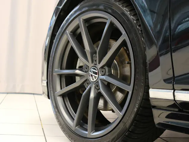 VW Passat Variant 2.0 TSI Elegance R-Line DSG