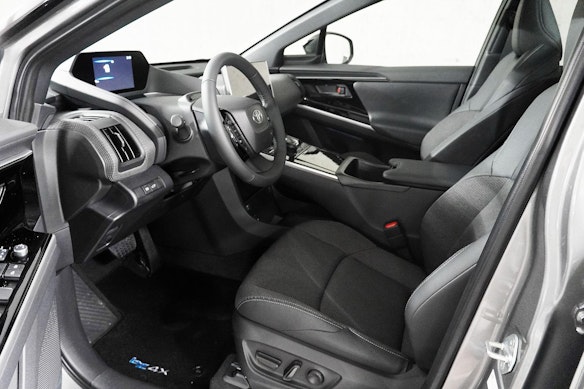 TOYOTA bZ4X Style AWD 2