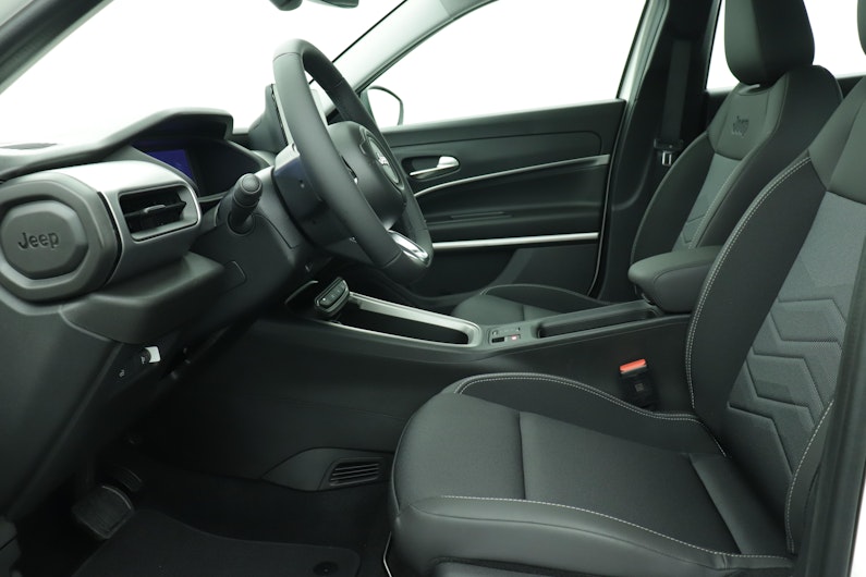 Vehicle image JEEP AVENGER