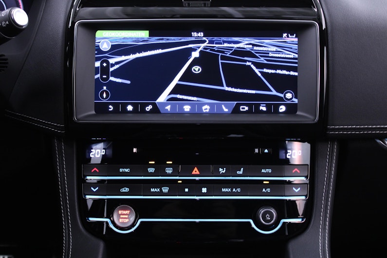 Vehicle image JAGUAR F-PACE