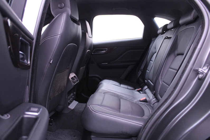 Vehicle image JAGUAR F-PACE