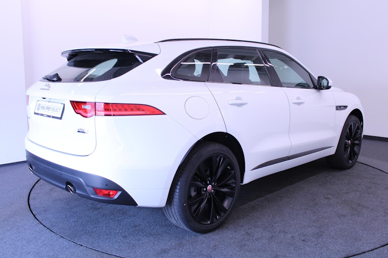 Vehicle image JAGUAR F-PACE