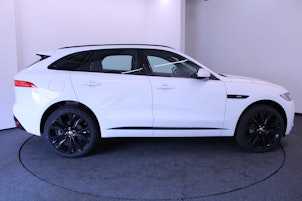 Vehicle image JAGUAR F-Pace 2.0 D 240 R-Sport AWD