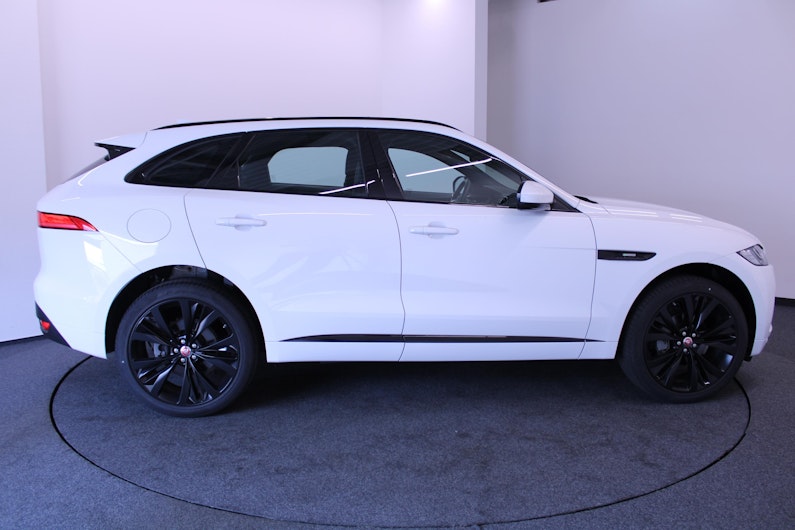 Vehicle image JAGUAR F-PACE
