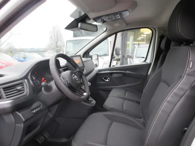 Nissan Primastar Kaw. 3.0 t L2 H1 2.0 dCi 150 N-Connecta