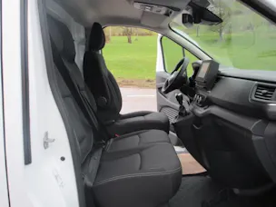 Nissan Primastar Kaw. 3.0 t L2 H1 2.0 dCi 150 N-Connecta