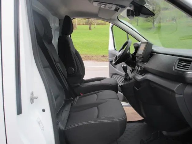 Nissan Primastar Kaw. 3.0 t L2 H1 2.0 dCi 150 N-Connecta