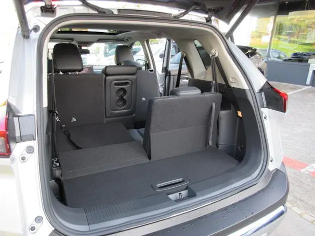 Nissan X-Trail 1.5 VC-T Unplugged e-4orce 7P