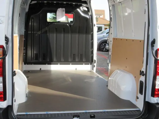Nissan Interstar 3.5 Kaw. L2H2 2.3 dCi 150 N-Connecta