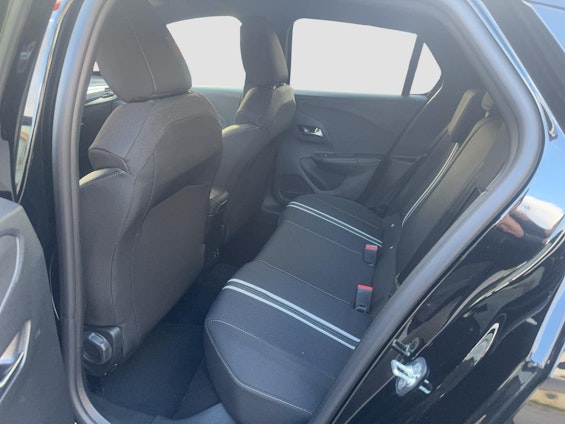 Vehicle image 14 Vehicle image 14