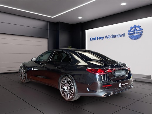 MERCEDES-BENZ E 220 d AMG Line 4matic 3