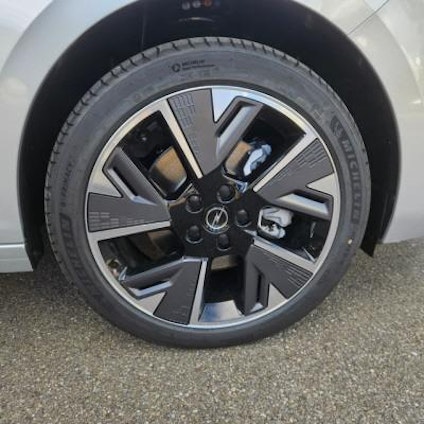 Vehicle image 6 Vehicle image 6