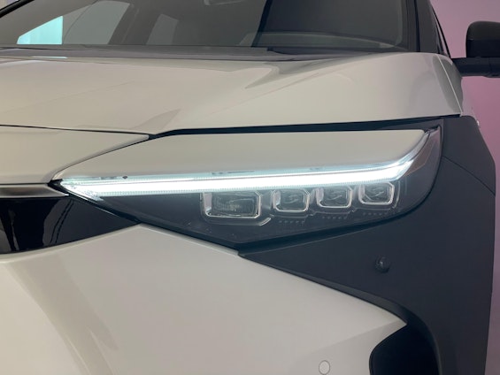 Vehicle image 18 Vehicle image 18