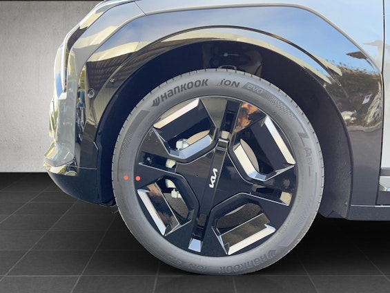 Vehicle image 8 Vehicle image 8