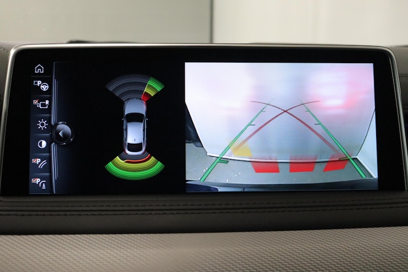 Vehicle image BMW X6