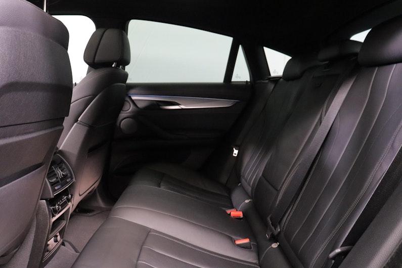 Vehicle image BMW X6