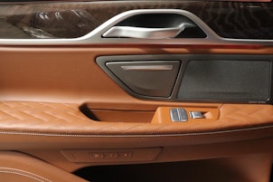 Vehicle image BMW 750i xDrive SAG