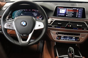 Vehicle image BMW 750i xDrive SAG