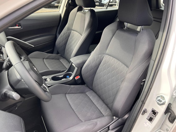 Vehicle image 9 Vehicle image 9