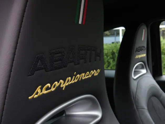 Fiat 595 Abarth 1.4 T-Jet 165 Scorpione Oro