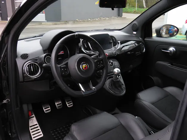 Fiat 595 Abarth 1.4 T-Jet 165 Scorpione Oro