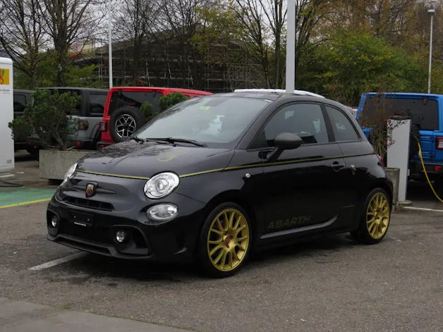 Fiat 595 Abarth 1.4 T-Jet 165 Scorpione Oro