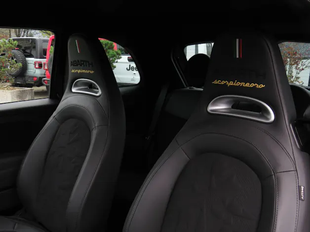 Fiat 595 Abarth 1.4 T-Jet 165 Scorpione Oro