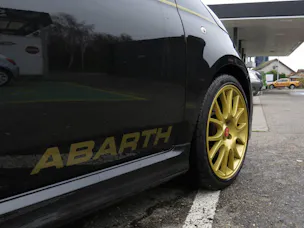 Fiat 595 Abarth 1.4 T-Jet 165 Scorpione Oro