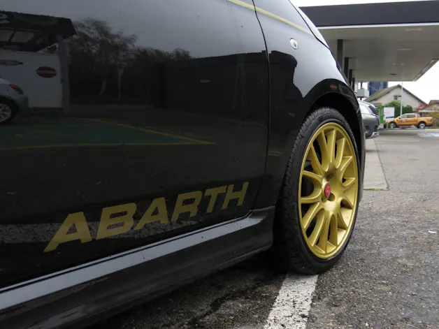 Fiat 595 Abarth 1.4 T-Jet 165 Scorpione Oro
