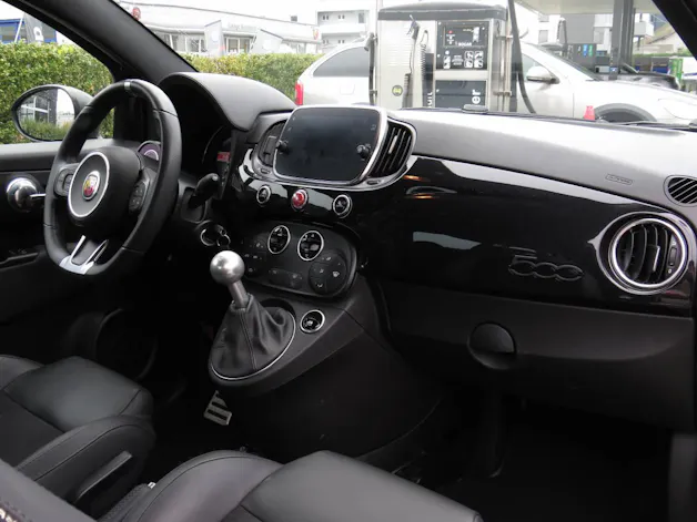 Fiat 595 Abarth 1.4 T-Jet 165 Scorpione Oro