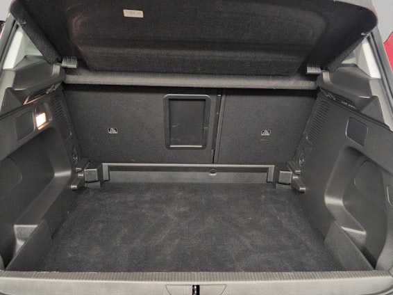 Vehicle image 4 Vehicle image 4