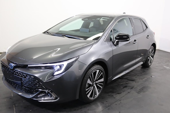 First vehicle image