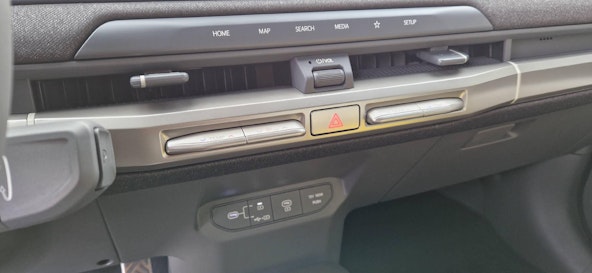 Vehicle image 6 Vehicle image 6