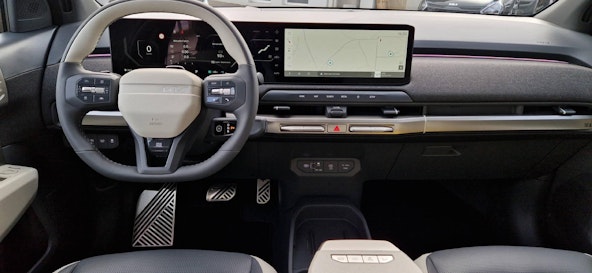 Vehicle image 4 Vehicle image 4