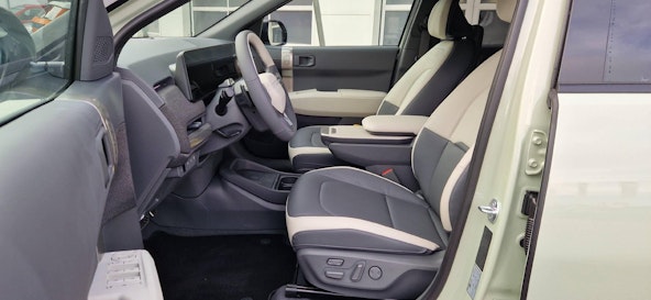 Vehicle image 3 Vehicle image 3