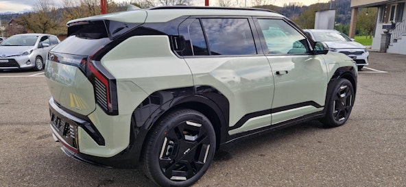 Vehicle image 12 Vehicle image 12