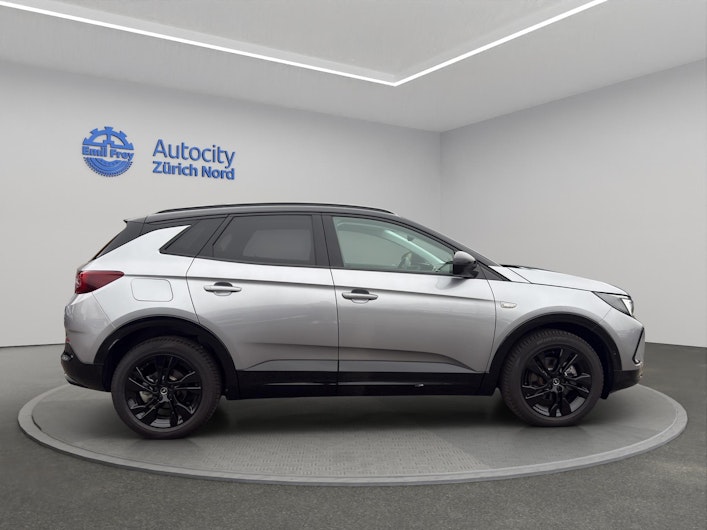 Vehicle image OPEL GRANDLAND