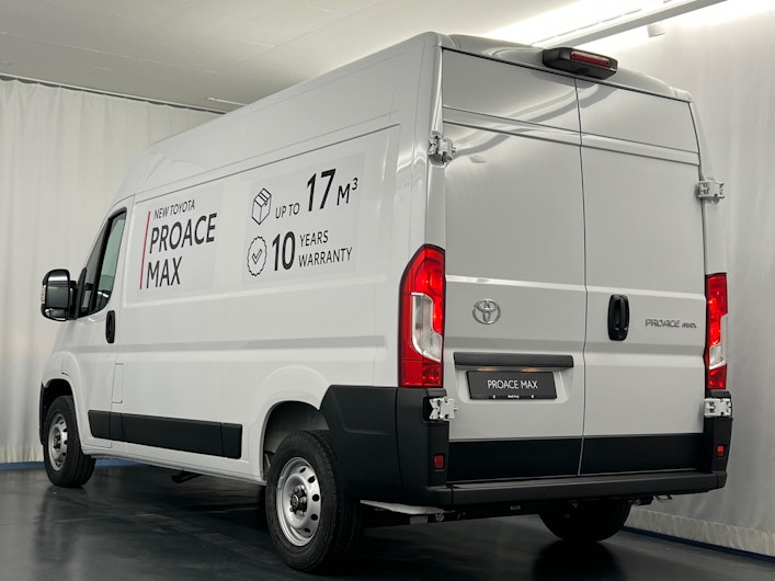 Vehicle image TOYOTA PROACE MAX