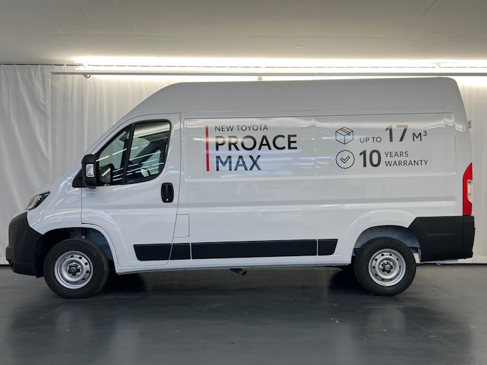 Vehicle image TOYOTA PROACE MAX