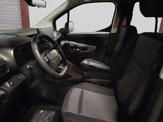 Vehicle image 7 Vehicle image 7