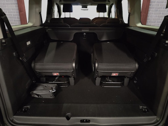 Vehicle image 10 Vehicle image 10