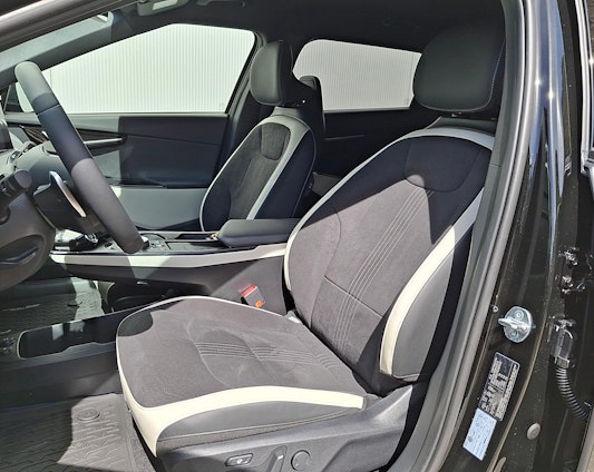 Vehicle image 5 Vehicle image 5