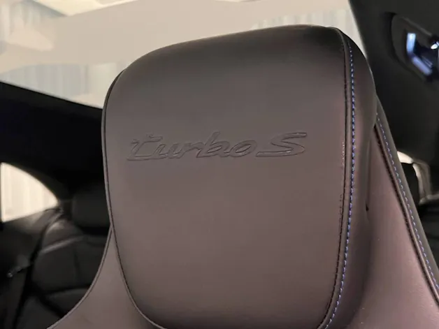 Porsche Taycan Turbo S Sport Turismo