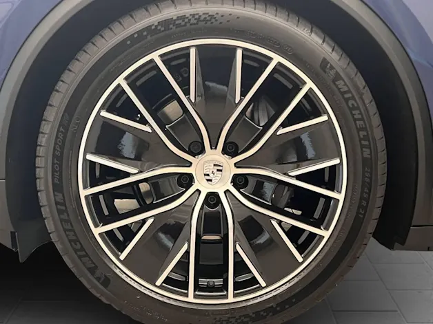 Porsche Macan 4
