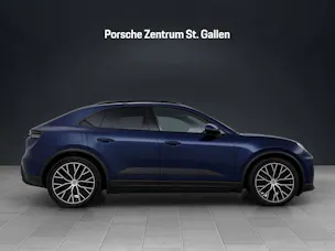 PORSCHE Macan 4
