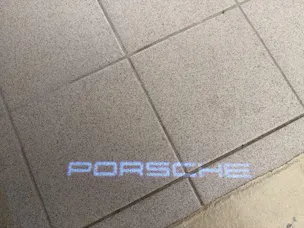 PORSCHE Macan 4