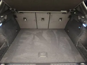 PORSCHE Macan 4