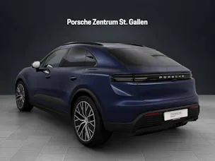 PORSCHE Macan 4
