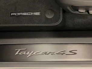 Porsche Taycan 4S Cross Turismo