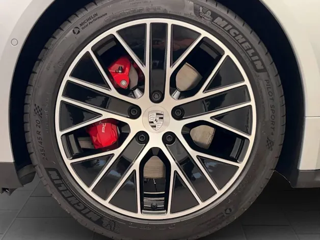 Porsche Taycan 4S